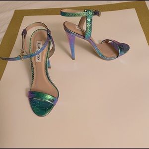 Steve Madden Sane Snakeskin Heels
Size 7 us